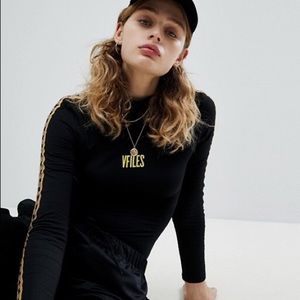 VFILES Black Logo Tape Cropped Long Sleeve Tee